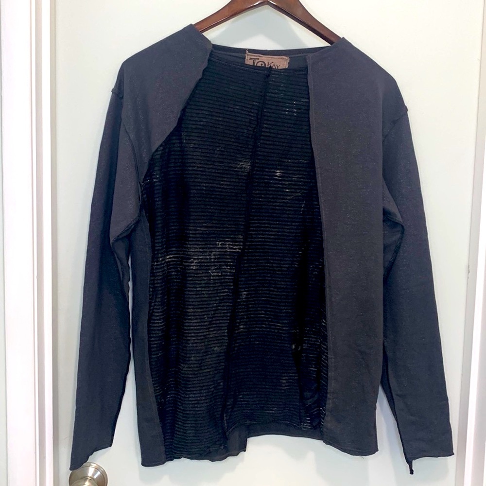 Tokay art wear top size Large
